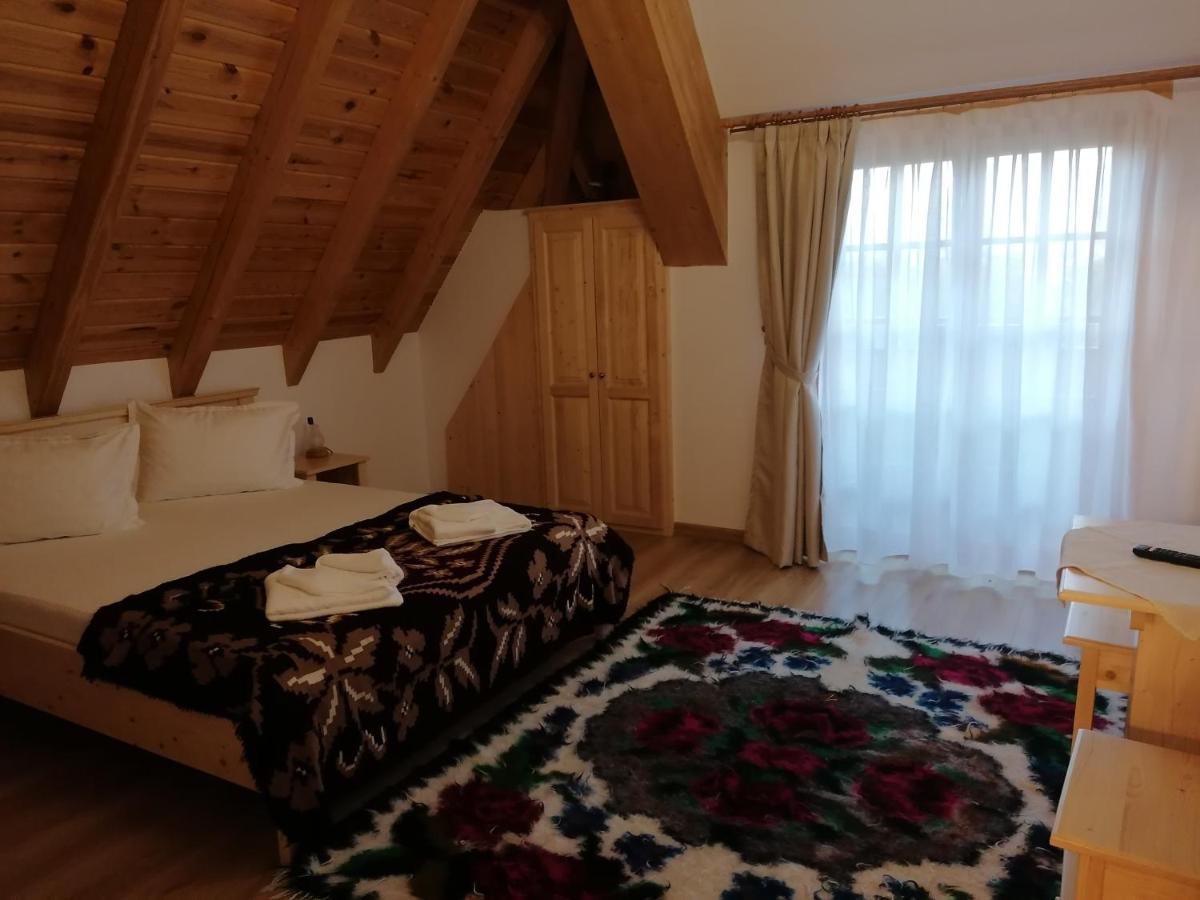 Pensiunea Căsuța din Deal Moisei Cameră foto